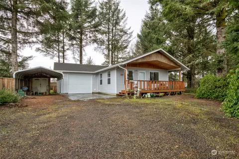 333 Mt Olympus Ave SE, Ocean Shores, WA 98569