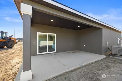 Exterior - 1137 E Cascade St, Othello, WA 99344 photo 7 of 7