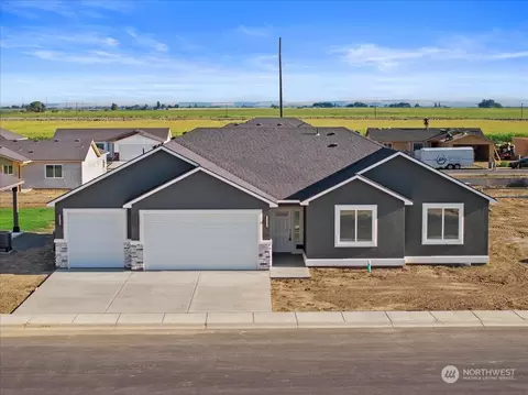 Exterior - 1137 E Cascade St, Othello, WA 99344 photo 6 of 7