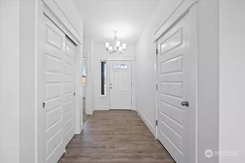Entry Way - 1137 E Cascade St, Othello, WA 99344 photo 1 of 1