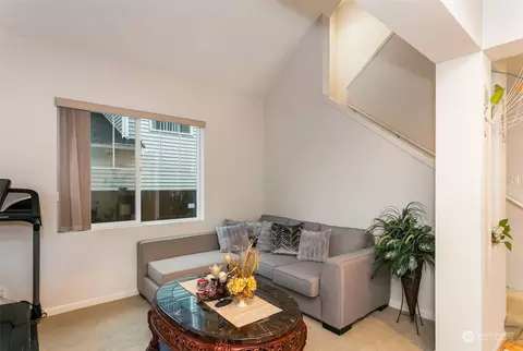 Living - 302 126th St SE, Everett, WA 98208 photo 4 of 4