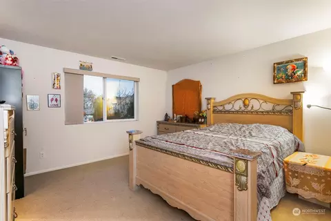 Bedroom - 302 126th St SE, Everett, WA 98208 photo 3 of 4