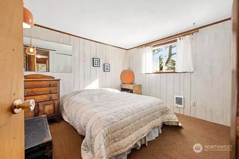 Bedroom - 1303 198th St, Long Beach, WA 98631 photo 2 of 6