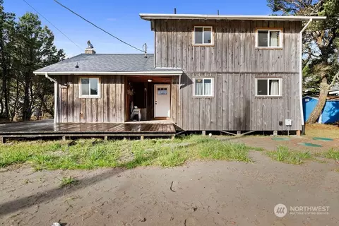 Exterior - 1303 198th St, Long Beach, WA 98631 photo 4 of 8