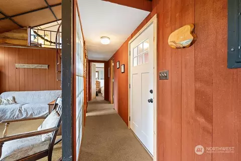 Entry Way - 1303 198th St, Long Beach, WA 98631 photo 2 of 3