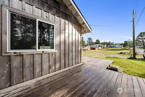 Exterior - 1303 198th St, Long Beach, WA 98631 photo 6 of 8