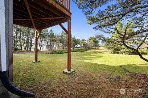 Exterior - 1303 198th St, Long Beach, WA 98631 photo 7 of 8