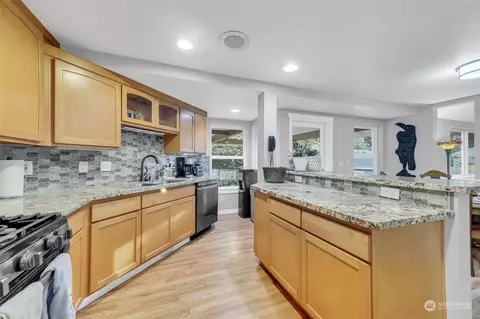Kitchen - 718 198th Pl SE, Bothell, WA 98012 photo 1 of 2
