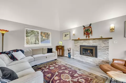Living - 718 198th Pl SE, Bothell, WA 98012 photo 2 of 4