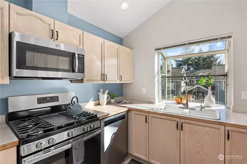 Kitchen - 22709 4th Ave W #106, Bothell, WA 98021 photo 2 of 2