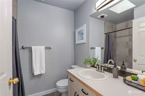 Bath - 22709 4th Ave W #106, Bothell, WA 98021 photo 1 of 3