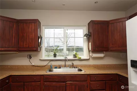 Kitchen - 107 Gatch Rd, Chehalis, WA 98532 photo 2 of 2