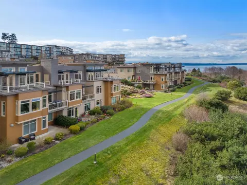 71 Pine St #102, Edmonds, WA 98020