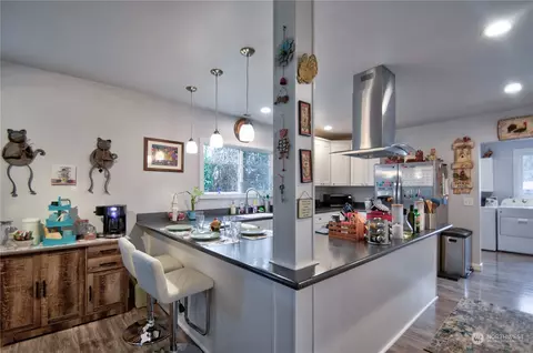 Kitchen - 209 E Cherry St, Centralia, WA 98531 photo 2 of 7