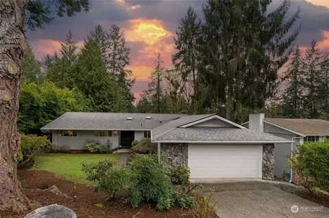 17623 NE 8th Pl, Bellevue, WA 98008