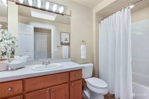 Bath - 3019 213th St SE, Bothell, WA 98021 photo 4 of 4