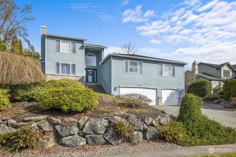 17709 W Country Club Dr, Arlington, WA 98223