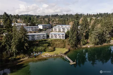 924 Shorewood Dr #A-4, Bremerton, WA 98312
