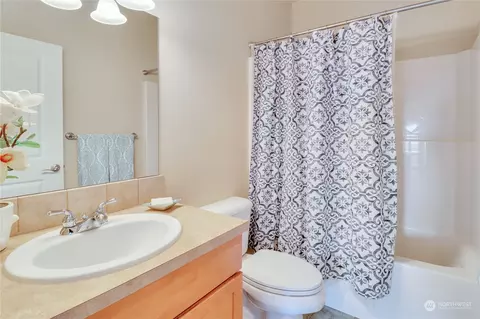 Bath - 183 Garrett Loop, Chehalis, WA 98532 photo 3 of 3