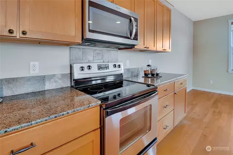 Kitchen - 183 Garrett Loop, Chehalis, WA 98532 photo 3 of 5