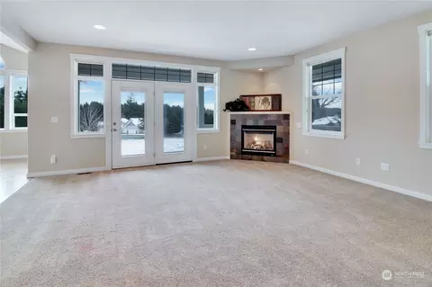 Living - 183 Garrett Loop, Chehalis, WA 98532 photo 3 of 3