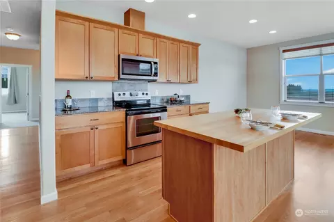 Kitchen - 183 Garrett Loop, Chehalis, WA 98532 photo 1 of 5