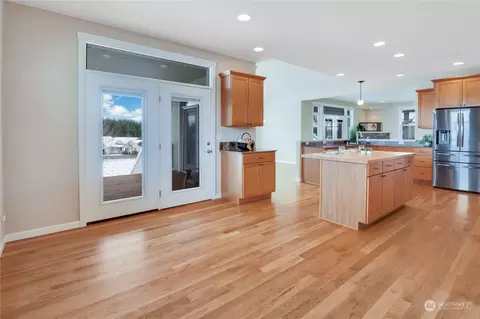 Kitchen - 183 Garrett Loop, Chehalis, WA 98532 photo 5 of 5