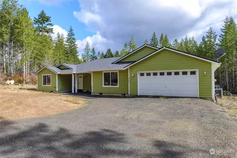 240 E Stockholm Dr, Grapeview, WA 98546