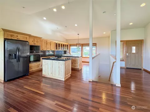 Kitchen - 104 Hilltop Dr #C, Sequim, WA 98382 photo 4 of 6