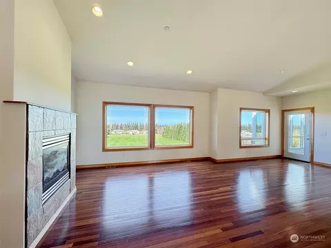 Living - 104 Hilltop Dr #C, Sequim, WA 98382 photo 4 of 8