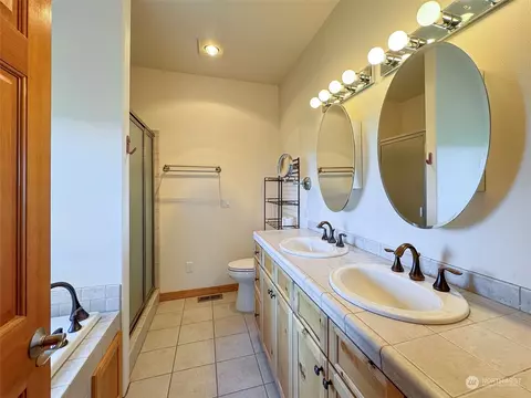 Bath - 104 Hilltop Dr #C, Sequim, WA 98382 photo 1 of 5