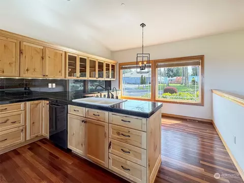 Kitchen - 104 Hilltop Dr #C, Sequim, WA 98382 photo 3 of 6