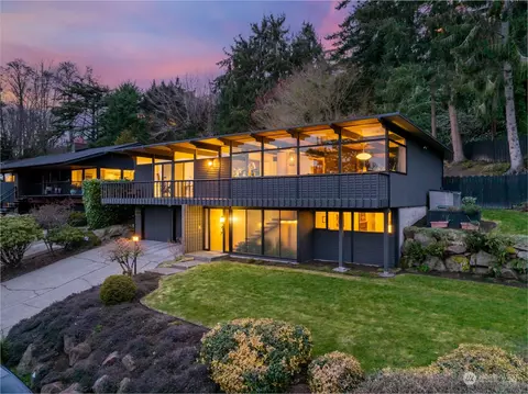7522 44th Pl SW, Seattle, WA 98136