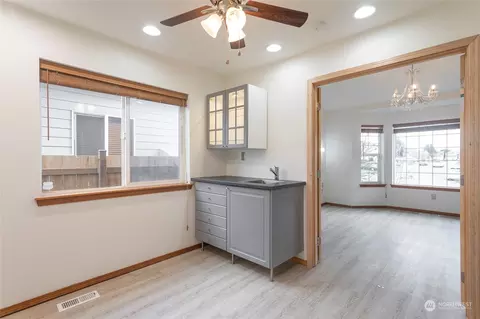 Kitchen - 17924 15th Ave E, Spanaway, WA 98387 photo 1 of 6