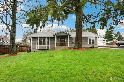 912 Hillcrest Dr, Longview, WA 98632