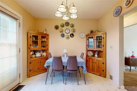 Dining - 1517 Evergreen St, Walla Walla, WA 99362 photo 3 of 3