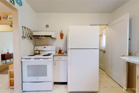 Kitchen - 1517 Evergreen St, Walla Walla, WA 99362 photo 4 of 5