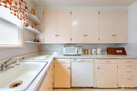 Kitchen - 1517 Evergreen St, Walla Walla, WA 99362 photo 3 of 5
