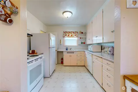 Kitchen - 1517 Evergreen St, Walla Walla, WA 99362 photo 1 of 5