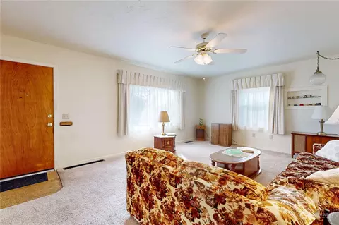 Living - 1517 Evergreen St, Walla Walla, WA 99362 photo 3 of 3