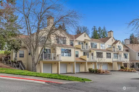 4103 Providence Point Dr SE #1016, Issaquah, WA 98029