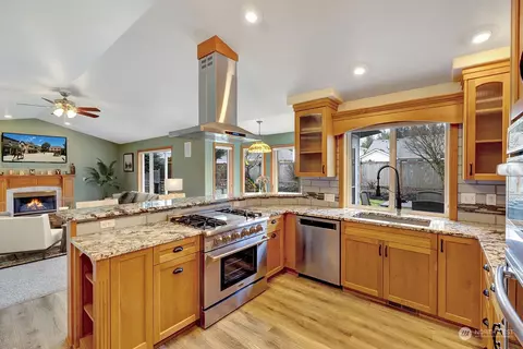 Kitchen - 6718 227th St E, Spanaway, WA 98387 photo 1 of 3