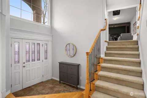 Entry Way - 11029 NE 197th St, Bothell, WA 98011 photo 1 of 2