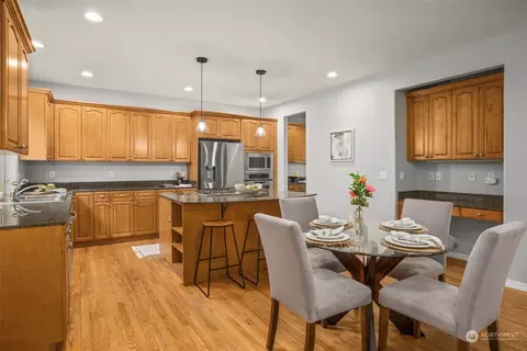 Dining - 11029 NE 197th St, Bothell, WA 98011 photo 2 of 2
