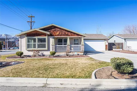 601 10th St NE, East Wenatchee, WA 98802