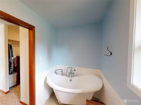 Bath - 61 Camelot Rd, Sequim, WA 98382 photo 1 of 3