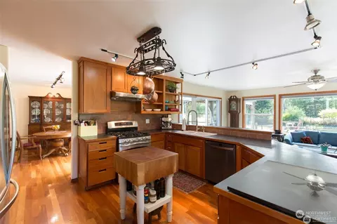 Kitchen - 61 Camelot Rd, Sequim, WA 98382 photo 2 of 4