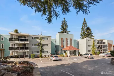 960 5th Ave S #306, Edmonds, WA 98020