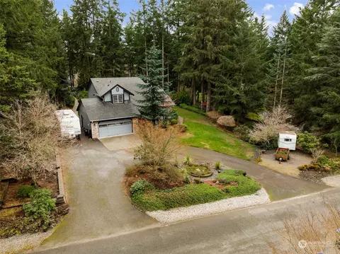 5400 Saint Charles Loop NE, Olympia, WA 98516