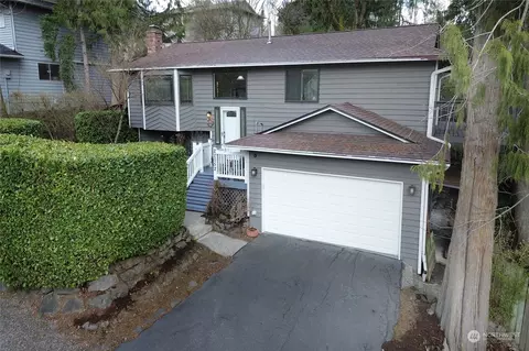 22052 SE 271st Pl, Maple Valley, WA 98038